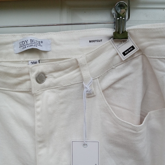 Judy Blue White Denim Bootcut Jeans Mid-Rise Raw Hem Size 20W Stretchy Ankle - Picture 4 of 8